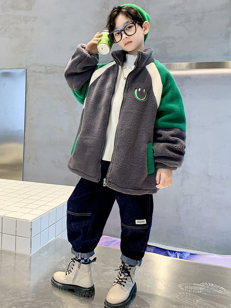 Geaca de pluș pentru băieți cu broderie și buzunar