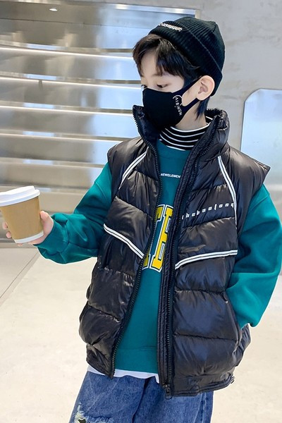 Őszi téli mellény fiúknak nyomattal a hátán