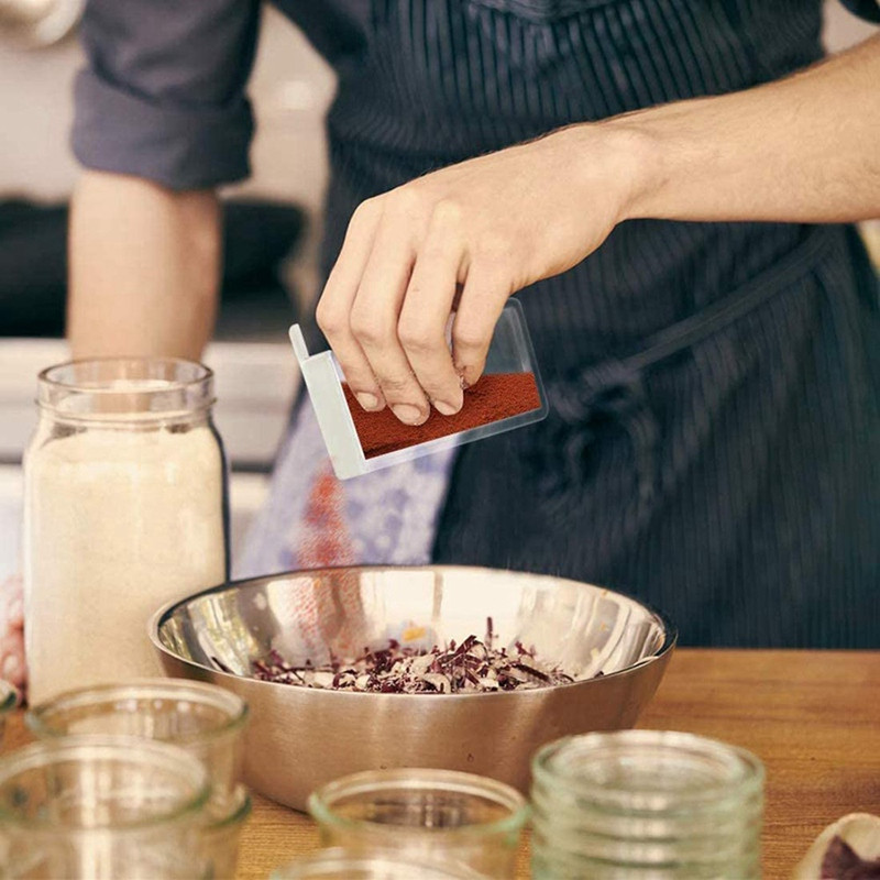 6 vnt. skaidrios plastikinės prieskonių dėžutės prieskonių dozatorius, druskos žinutė, prieskonių stiklainis, prieskonių laikymo dėžutė, balta
