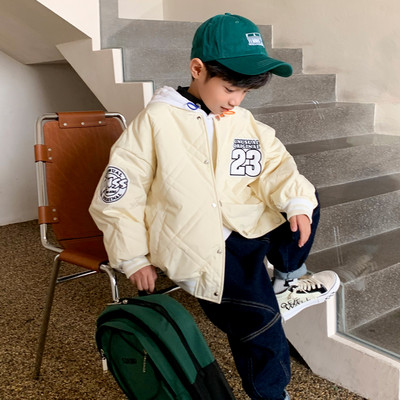 Laisvalaikio rudens striukė su siuvinėjimais