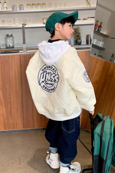 Laisvalaikio rudens striukė su siuvinėjimais