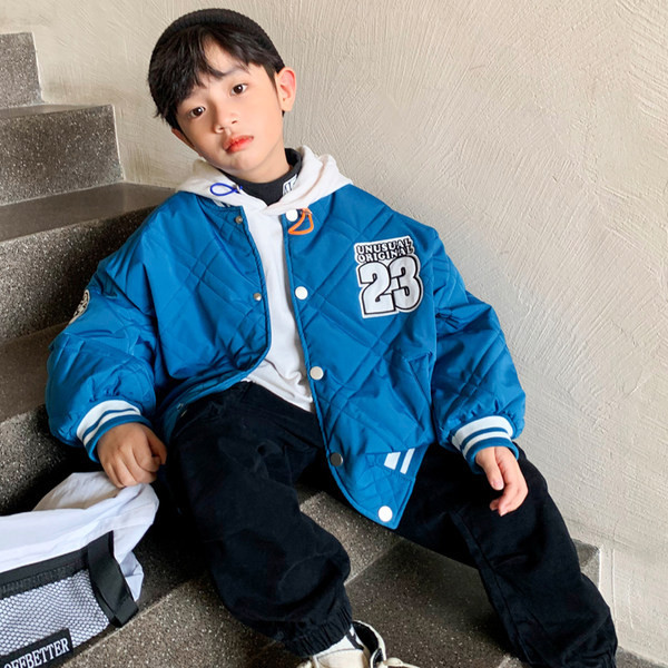 Laisvalaikio rudens striukė su siuvinėjimais