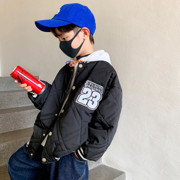 Laisvalaikio rudens striukė su siuvinėjimais