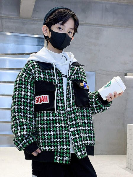 Rudens-žiemos languota striukė berniukams su gobtuvu ir raišteliais