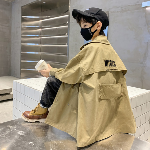 Jesenska jakna srednje dužine za dječake