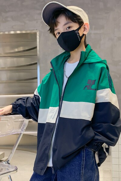 Dječja jakna za dječake s printom i kapuljačom