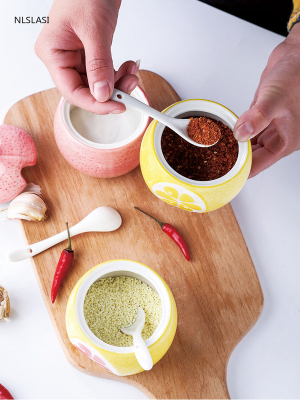 NLSLASI Háztartási gyümölcs dombornyomott kerámia fűszeres tégely kreatív görögdinnye alakú fűszeres üveg fedővel MSG sódoboz