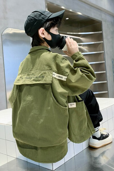 Alkalmi kabát modell két színben