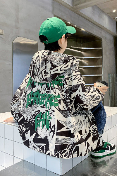 Madinga striukė berniukams su gobtuvu ir užrašu naujas modelis