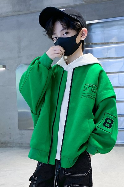 Sportska jakna za dječake s vezom