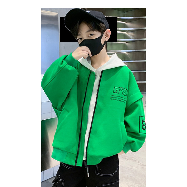 Sportska jakna za dječake s vezom