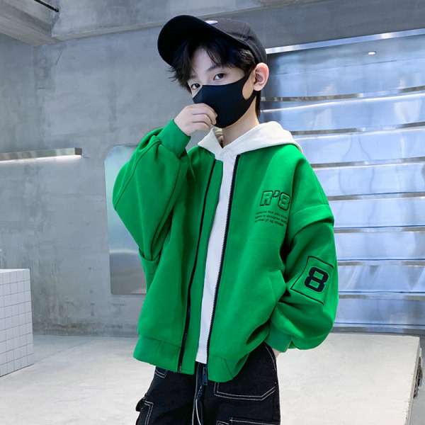 Sportska jakna za dječake s vezom