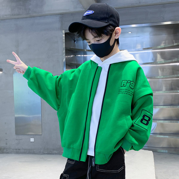 Sportska jakna za dječake s vezom