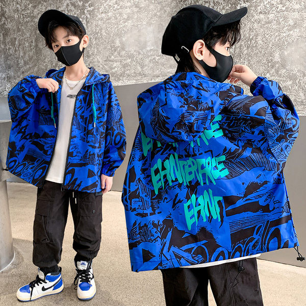 Laisvalaikio vaikiška striukė su gobtuvu ir raišteliais