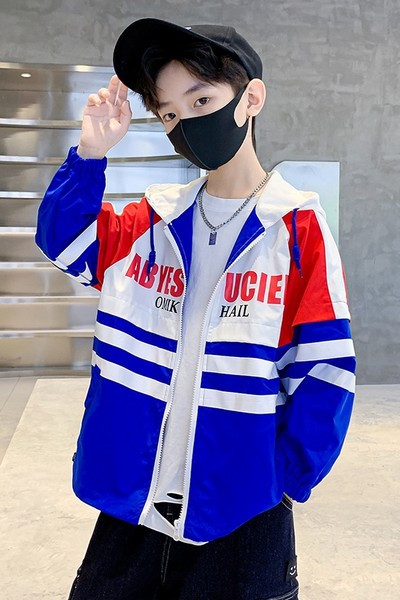 Proljetna ležerna jakna za dječake s kapuljačom i printom