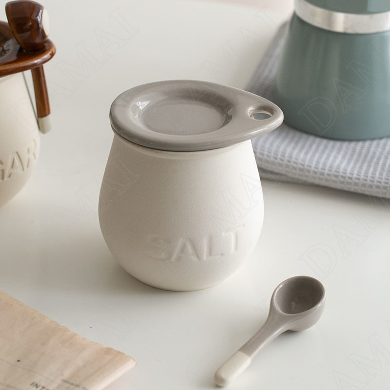 Japoniški keraminiai laikymo stiklainiai su dangteliu Retro dekoratyviniai cukraus dubenys virtuvės pagardų dozatorius Mini druskos indelių balionėlių rinkiniai