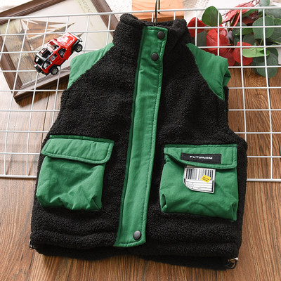 Vaikiška striukė su aukšta apykakle ir kišene