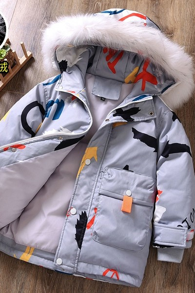 Dječja jakna s kapuljačom i puhom