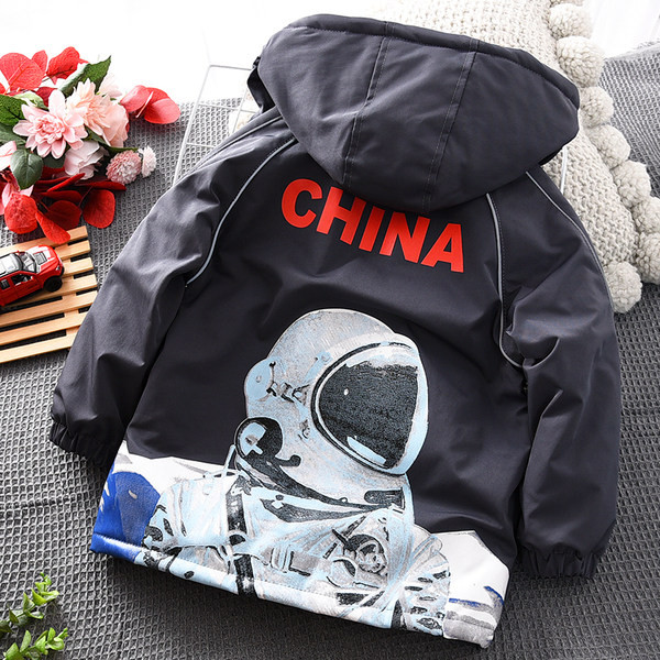 Geacă de iarnă căptușită pentru băieți cu glugă și inscripție model nou