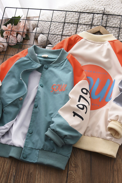 Dječja jakna s printom i gumbima