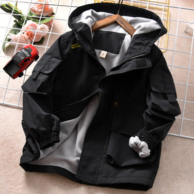 Proljetno-jesenska jakna s toplom postavom i kapuljačom za dječake