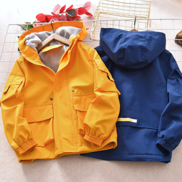 Proljetno-jesenska jakna s toplom postavom i kapuljačom za dječake