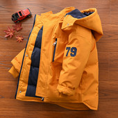 Vaikiška laisvalaikio striukė su užtrauktuku ir gobtuvu