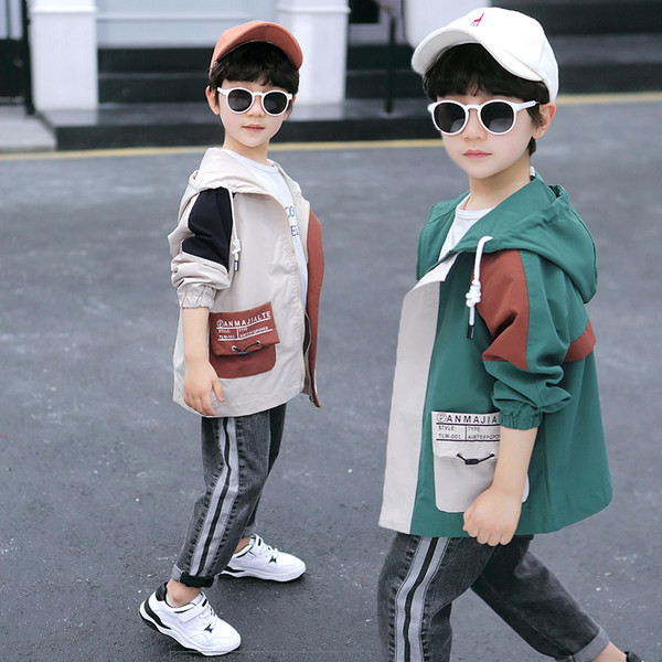 Gyermek kapucnis kabát fűzős