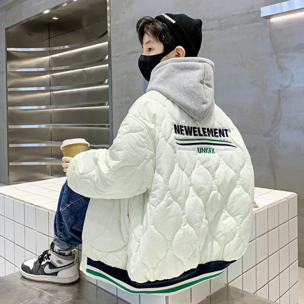 Hímzett mintával és kapucnival ellátott alkalmi kabát fiúknak