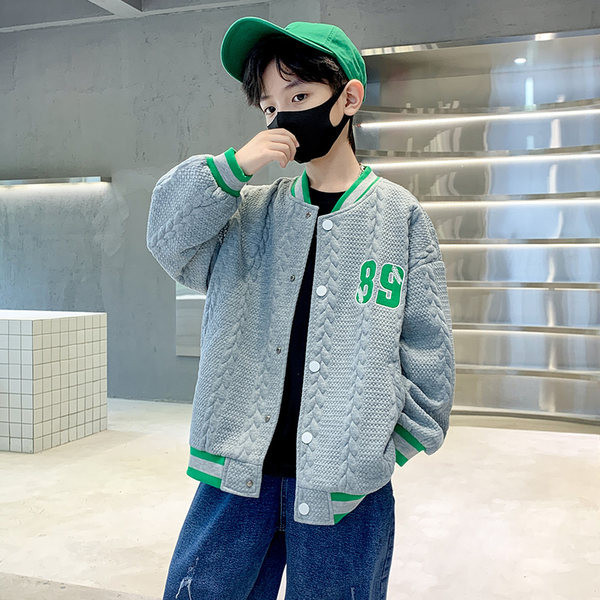 Rudeninė beisbolo striukė berniukams su išsiuvinėtomis raidėmis