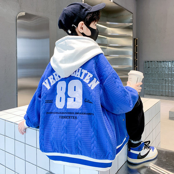 Rudeninė beisbolo striukė berniukams su išsiuvinėtomis raidėmis