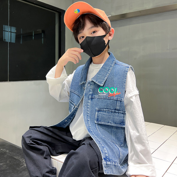 Vaikiška džinsinė liemenė su klasikine apykakle ir kišene