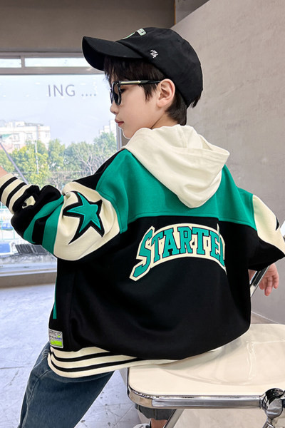 Dječja sportska jakna za dječake - s kapuljačom