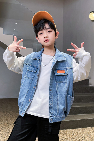 Vesta din denim nou model pentru baieti cu logo si buzunar