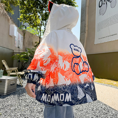 Laisvalaikio vasarinė striukė su gobtuvu ir aplikacijomis