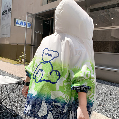 Laisvalaikio vasarinė striukė su gobtuvu ir aplikacijomis