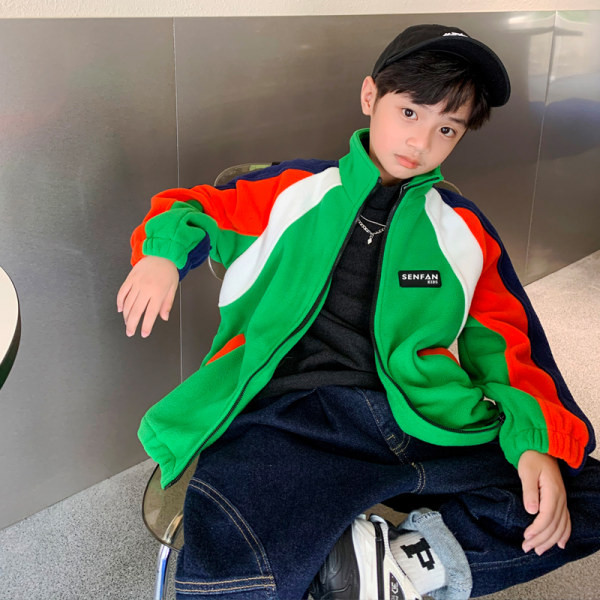 Sportska jakna s visokim ovratnikom za dječake