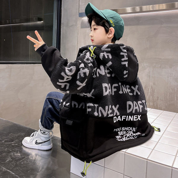 Dječja zimska jakna s natpisom i kapuljačom