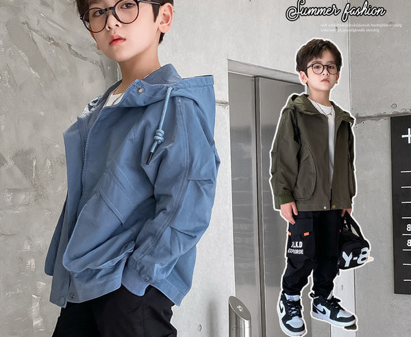 Vaikiška laisvalaikio striukė su gobtuvu su raišteliais