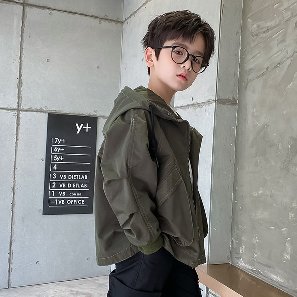 Vaikiška laisvalaikio striukė su gobtuvu su raišteliais