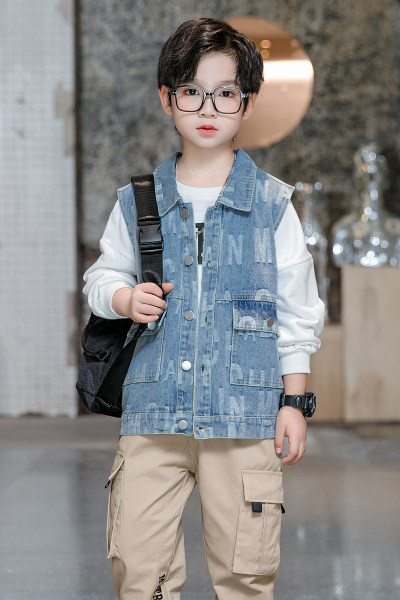 Dječački traper prsluk s logotipom i kopčanjem na gumbe