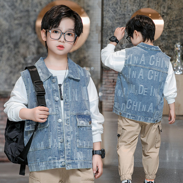 Dječački traper prsluk s logotipom i kopčanjem na gumbe