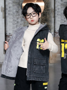 Detská rifľová vesta pre chlapcov - s kapucňou