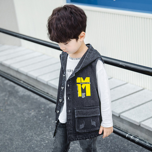 Detská rifľová vesta pre chlapcov - s kapucňou