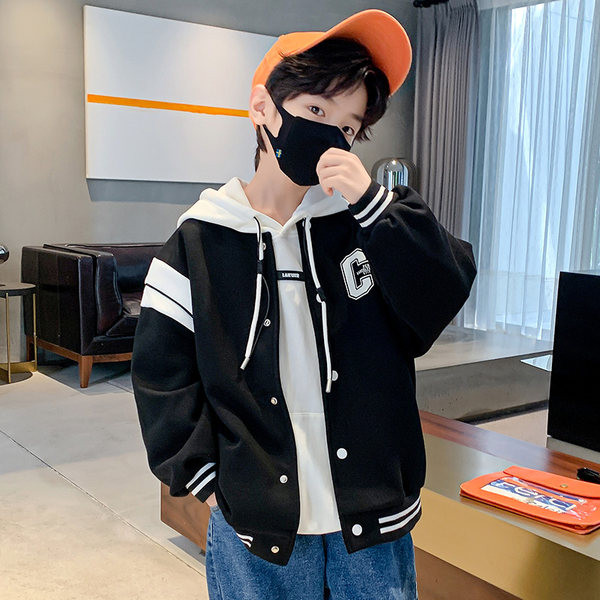 Sportinė striukė berniukui su gobtuvu