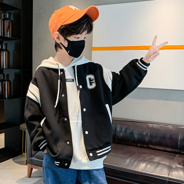 Sportinė striukė berniukui su gobtuvu