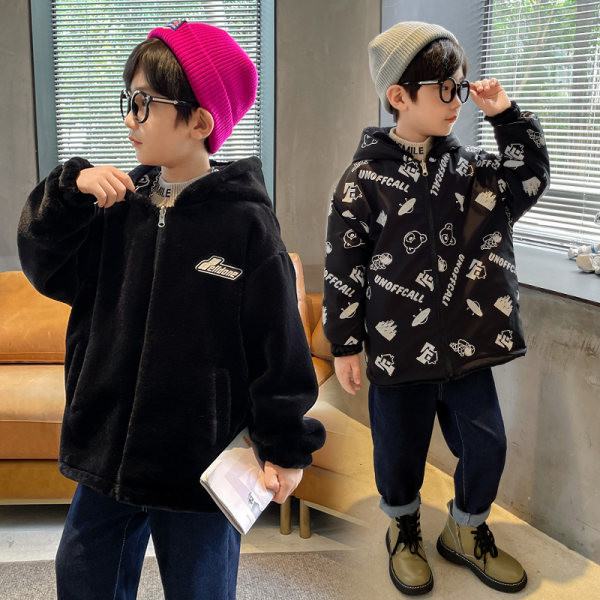 Alkalmi kabát hímzéssel és kapucnival