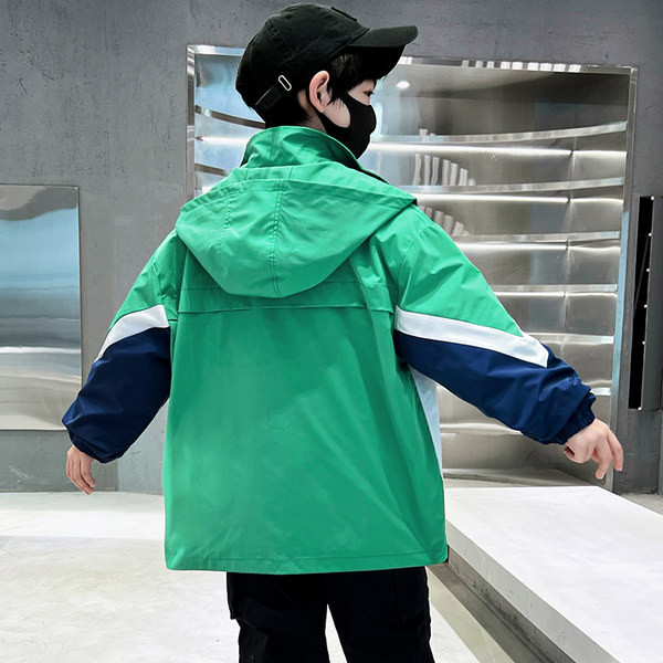 Naujo modelio vaikiška striukė nuo vėjo berniukams