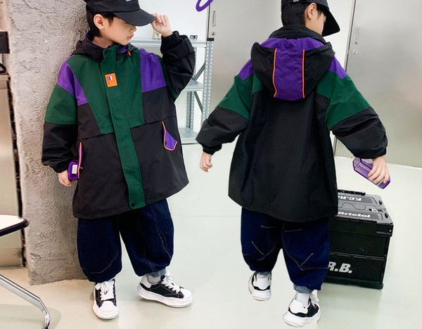 Geaca casual pentru baieti cu gluga si logo