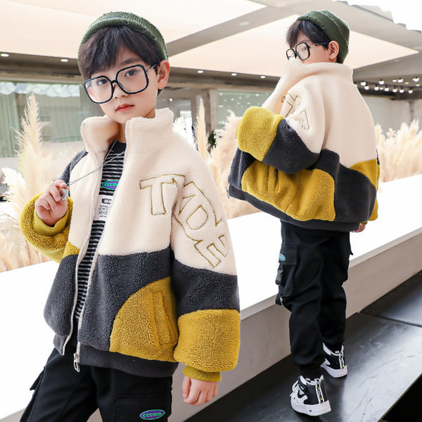 Geaca de toamna iarna pentru baieti cu broderie si guler inalt